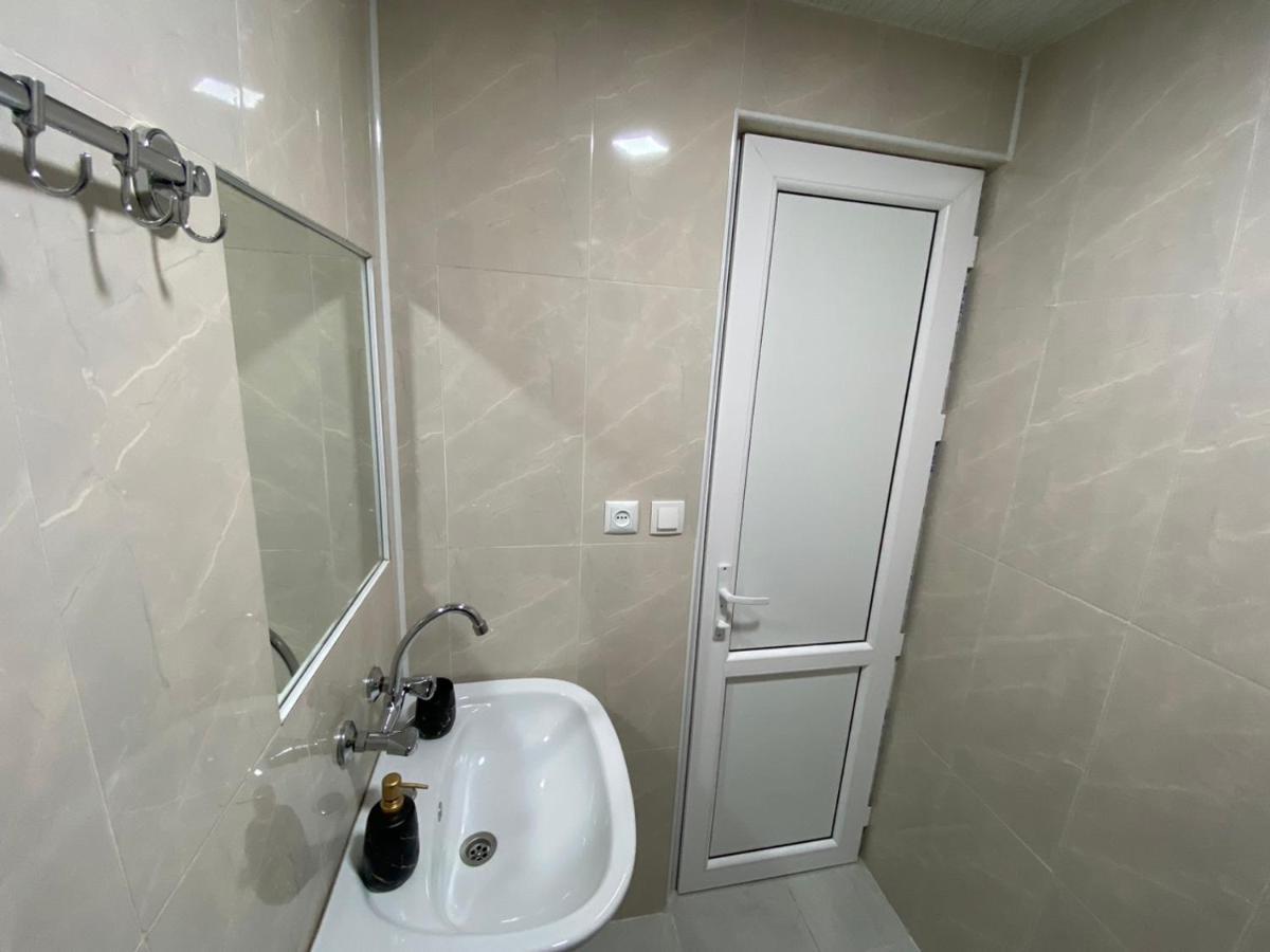 Guesthouse Luka Kutaisi Exterior photo